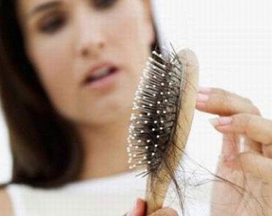 10 cách chữa rụng tóc hiệu quả nhất cho phụ nữ sau sinh