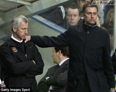 Jose Mourinho bị HLV Newcastle dọa đánh