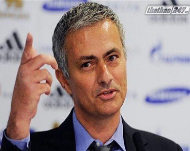 HLV Mourinho thừa nhận đau đầu tìm đội hình chính