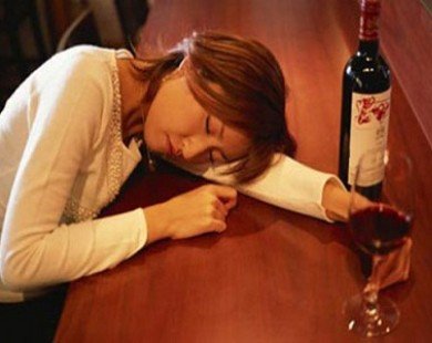 4 tác hại không ngờ của rượu đối với não