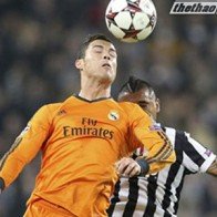 Ronaldo vượt kỷ lục ghi bàn của Messi tại Champions League