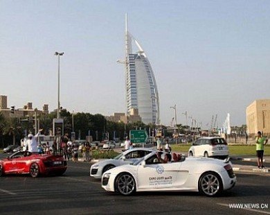 Ngắm dàn xe “khủng” dạo quanh Dubai