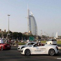 Ngắm dàn xe “khủng” dạo quanh Dubai