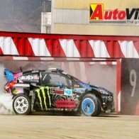 Clip: xem Ford Fiesta "làm xiếc" trong Gymkhana 6
