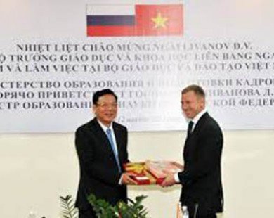 Hội đàm giữa Bộ trưởng giáo dục Việt Nam và Nga