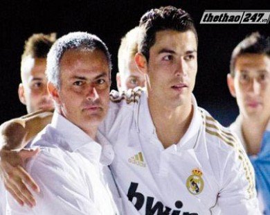 Chủ động làm lành, Mourinho muốn đưa Ronaldo về Chelsea?