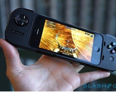 Logitech ra mắt tay cầm chơi game ’cực độc’ cho iPhone