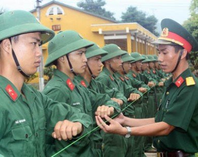 Hà Nội ưu tiên công dân trình độ đại học tham gia quân đội