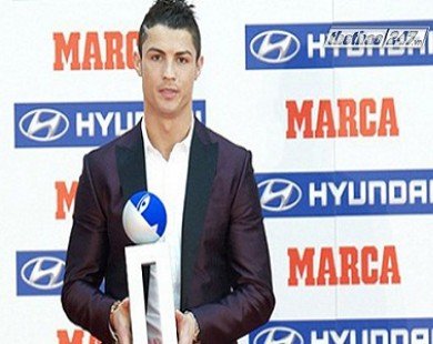 Ronaldo lần thứ hai đoạt giải thưởng Di Stefano