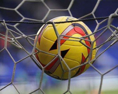 Bóng đá Anh chấn động vì 3 cầu thủ bị bắt do bán độ