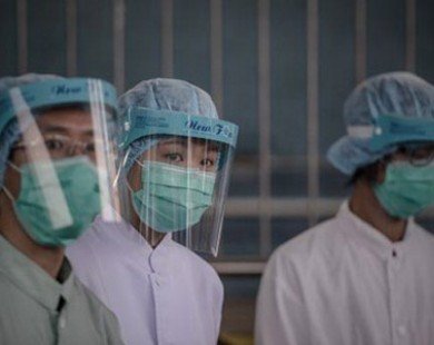 Hong Kong cách ly 17 người tiếp xúc với bệnh nhân H7N9