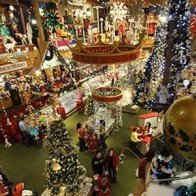 Choáng ngợp với cửa hàng Giáng sinh lớn nhất thế giới