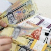 Tổng thống Philippines ký ban hành ngân sách 51 tỷ USD