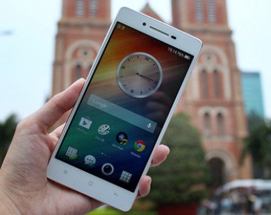 Cận cảnh smartphone dáng mỏng Oppo R1 tại Việt Nam