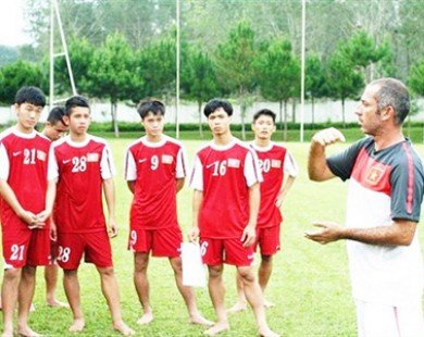HLV U19 Việt Nam gắn bó lâu dài với Học viện HAGL