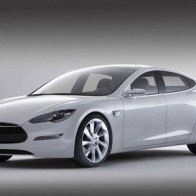 Tesla bán xe "không có tên thương hiệu" ở Trung Quốc