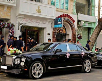 Dàn xe triệu đô trong đám cưới đại gia ở Sài Gòn
