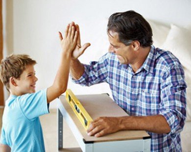 Những điều mọi bố mẹ cần biết về khen ngợi con