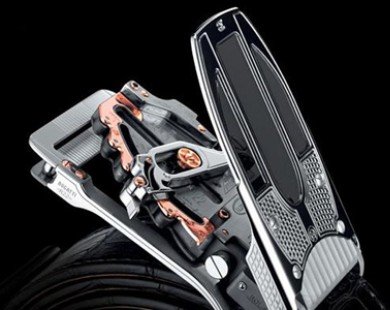 Mặt thắt lưng Bugatti có giá 84000 USD
