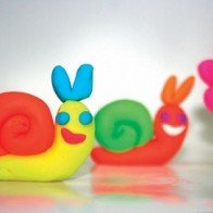 Đất nặn, gấp hình, cắt giấy: những trò chơi tốt nhất giúp trẻ sáng tạo