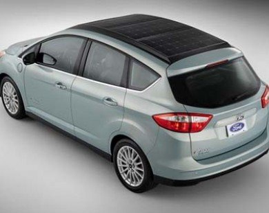 Ford trình làng mẫu hybrid dùng năng lượng Mặt Trời
