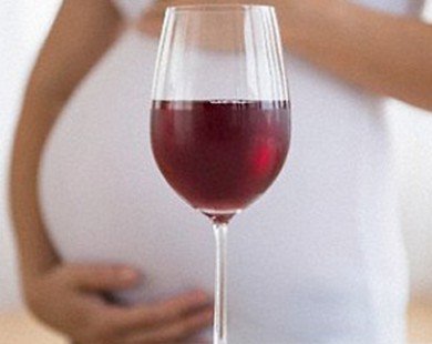 Phát hiện mới: Mẹ bầu uống rượu tốt cho thai nhi