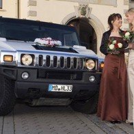 Sốc: Nữ cầu thủ kết hôn với… bạn gái