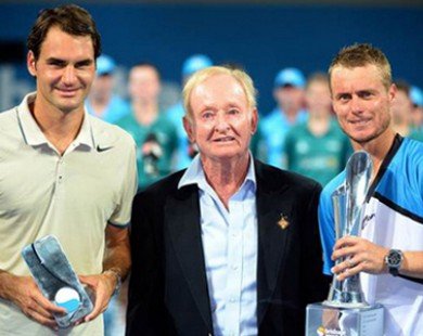 Thất bại trước Lleyton Hewitt, Roger Federer tiếp tục trắng tay