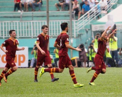 Thắng Tottenham, U19 AS Roma chạm một tay vào cúp
