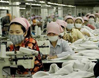 Các nhà máy dệt may tại Campuchia hoạt động trở lại
