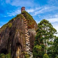 Hòn đá khổng lồ ở Colombia