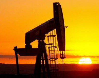 Giá dầu thế giới giảm xuống mức 92 USD mỗi thùng