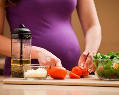Những dưỡng chất mẹ cần bổ sung sau sinh