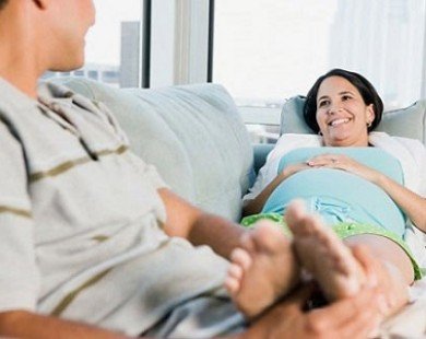Nguyên nhân và giải pháp giảm phù chân khi mang thai