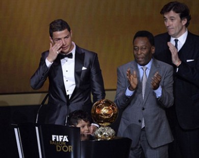 Ronaldo trở thành chủ nhân Quả bóng vàng 2013