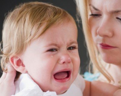 Những lý do khiến bé con của bạn khóc nhè