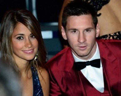 Bạn gái Messi cảnh báo Ronaldo về Quả bóng Vàng