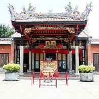 Cận cảnh ngôi đền linh thiêng toàn rắn độc ở Đông Nam Á