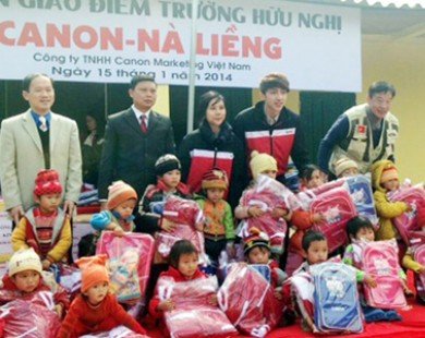 Canon tặng lớp học cho trẻ em vùng khó tỉnh Yên Bái