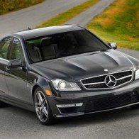 Mercedes-Benz trang bị động cơ mới cho mẫu C63 AMG
