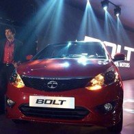 Tata giới thiệu mẫu Bolt hatchback và Zest sedan