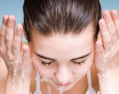 Cách rửa mặt chống nhăn cho da bạn