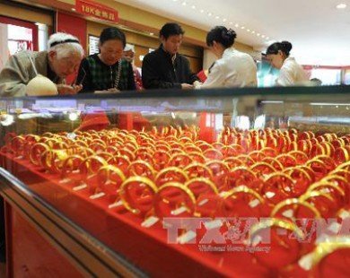 Trung Quốc thu gom làm giá vàng thế giới tăng trở lại