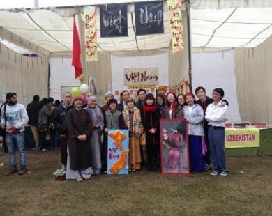Sinh viên Việt Nam dự Lễ hội văn hóa quốc tế tại Ấn Độ