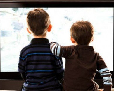 Trẻ dễ bị bắt nạt khi xem ti vi quá nhiều