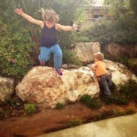 Kẻ xâm hại tình dục chọn những "cô bé ngoan"