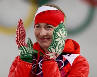 VĐV Domracheva được trao danh hiệu “Anh hùng Belarus”