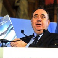 Thủ hiến Scotland bảo vệ quyền sử dụng đồng bảng Anh