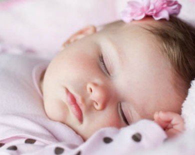 “Le Pause” – Mẹo nhỏ để mẹ Pháp luyện con ngủ tròn giấc đêm