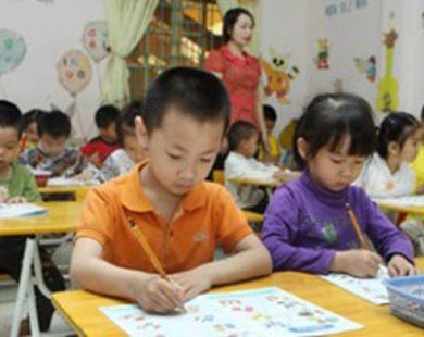 Cấm dạy thêm ngoại ngữ cho trẻ trong trường mầm non